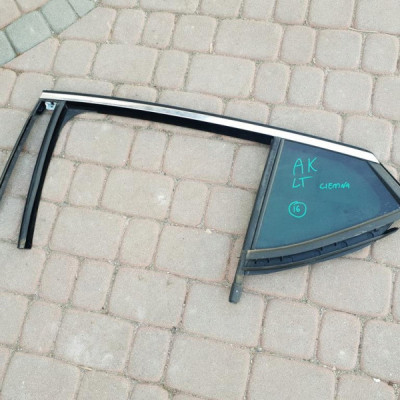 Uszczelka szyba chrom tył 2016r Opel Astra 5 K V