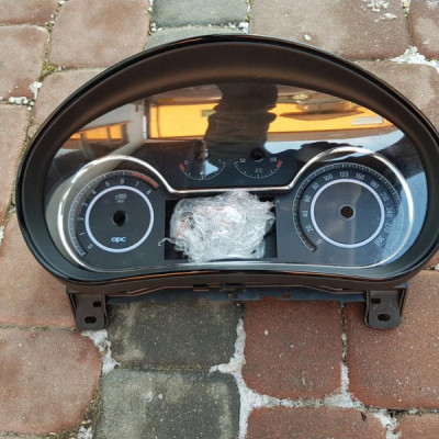 Licznik zegary wyświetlacz Opel Insignia LIFT OPC