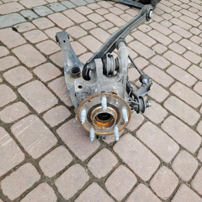 Piasta zwrotnica tył tylna P GSI Opel Insignia B