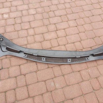 Podszybie górne Opel Astra KV LIFT 39117385