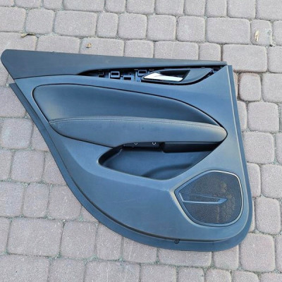Boczek BOSE drzwi skóra europa Opel Insignia B