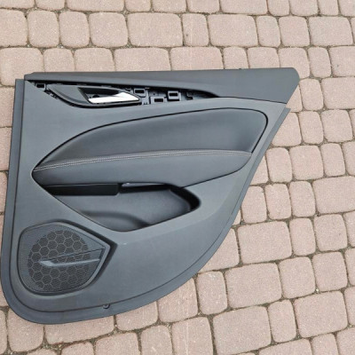 Boczek BOSE drzwi skóra europa Opel Insignia B
