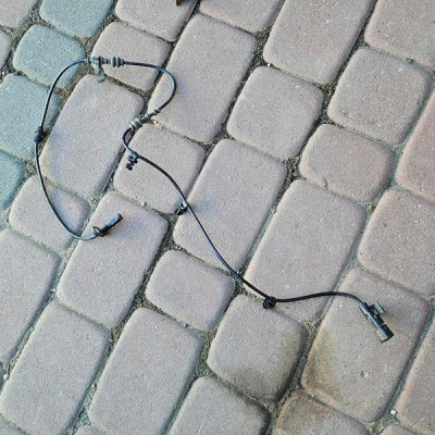 Czujnik ABS przód przedni Opel Insignia B 84228850