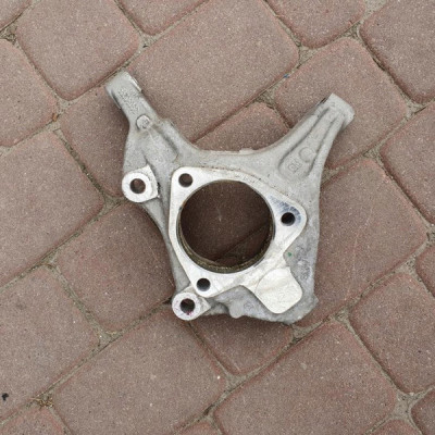 Zwrotnica przód przednia Opel Astra K V 39030299