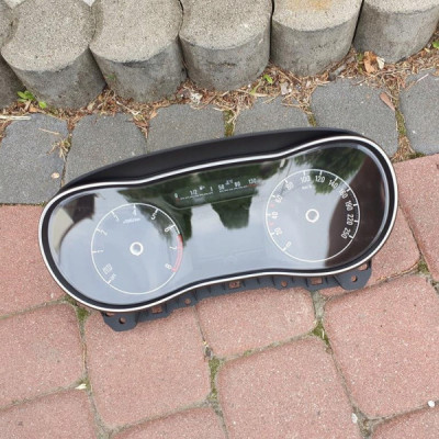 Obudowa osłona licznika benzyna Opel Zafira C