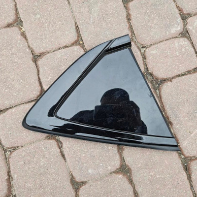 Zaślepka trójkąt błotnika Opel Insignia B 39107895