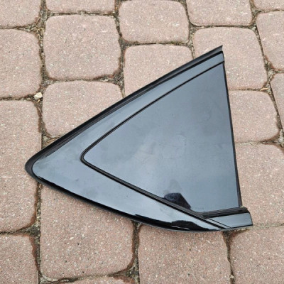 Zaślepka trójkąt błotnika Opel Insignia B 39107896