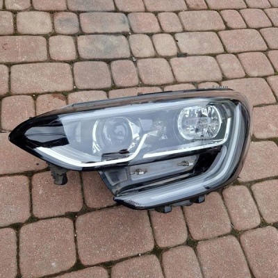 Lampa przód przednia Renault Megane IV 260602792R