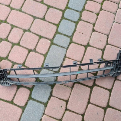 Kratka zderzaka środkowa Opel Insignia 13238289
