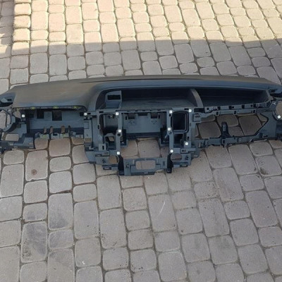 Deska konsola kokpit TRAFIC III VIVARO B II 3