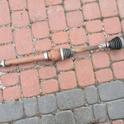 Półóś przegub 0.9 Renault Clio IV 391009101R