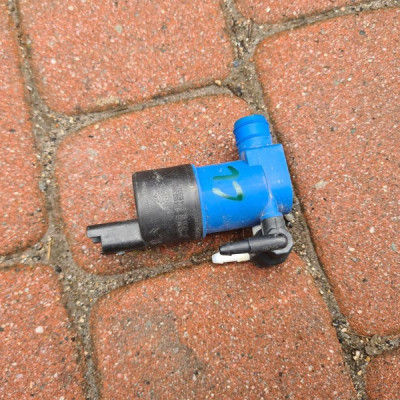 Pompka spryskiwaczy Renault Clio IV 9641553880