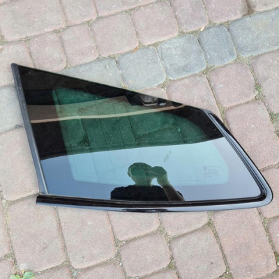 Szyba tył tylna kombi ciemna Opel Insignia B 2019r