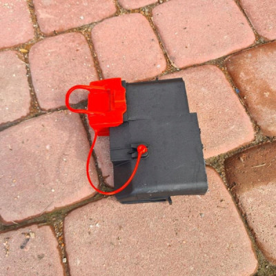 Obudowa osłona klemy Opel Insignia B