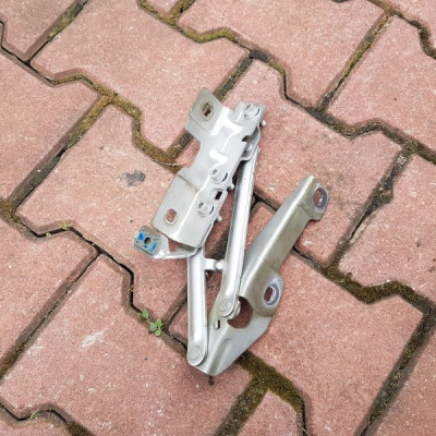 ZAWIAS MASKI LEWY OPEL INSIGNIA 13248765