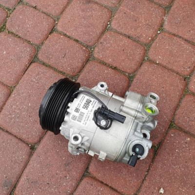 Sprężarka klimatyzacji Opel Zafira C 39045694