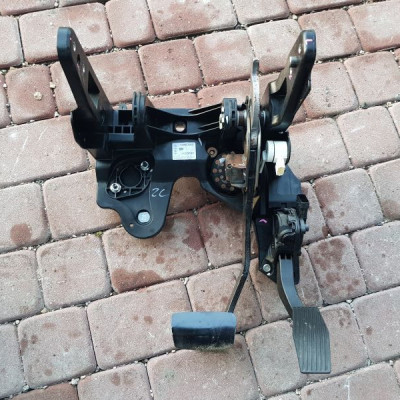 Pedały komplet Europa Opel Zafira C 13400085