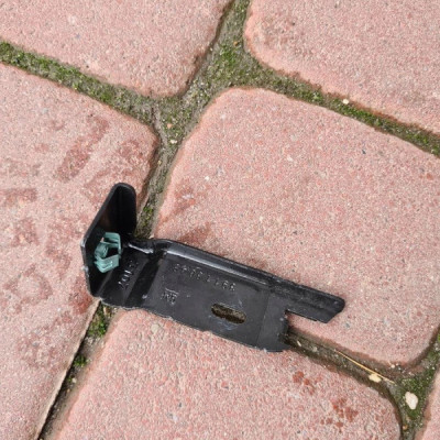 Uchwyt wspornik lampy Opel Insignia B 39118048