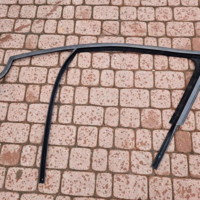 Listwa zgarniacz uszczelka drzwi Opel Meriva B