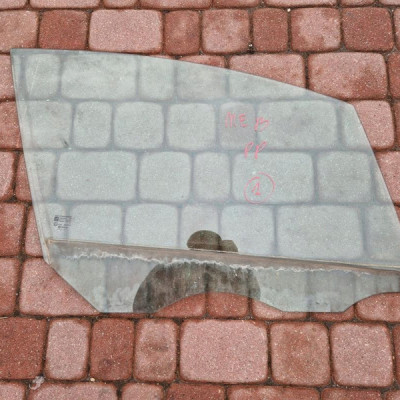 Szyba przód prawa drzwi Opel Meriva B 2011r