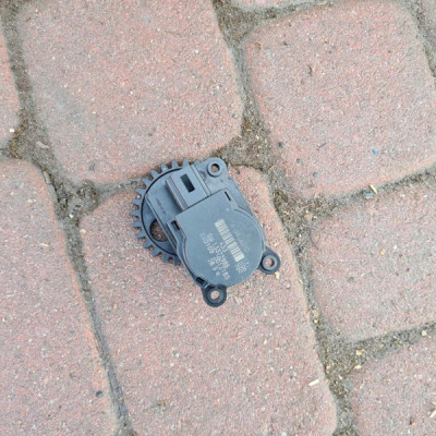 Silniczek nagrzewnicy Opel Insignia 13372986