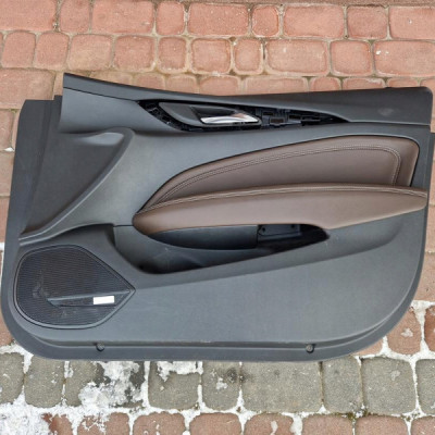 Boczek drzwi przednich brązowy Opel Insignia B