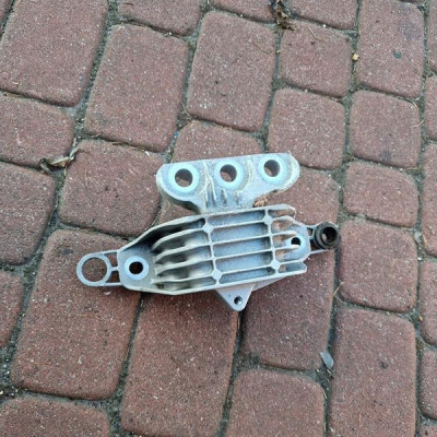 Łapa skrzyni biegów Opel Insignia B 84065732