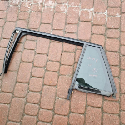 Szyba tył tylna kombi ciemna Opel Insignia B 2018r