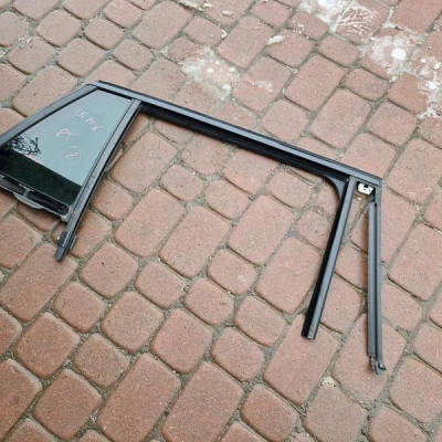 Szyba tył tylna kombi ciemna Opel Insignia B 2018r