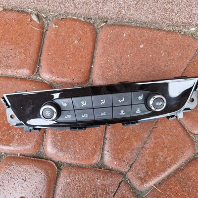 Panel klimatyzacji Opel Insignia B 39113534
