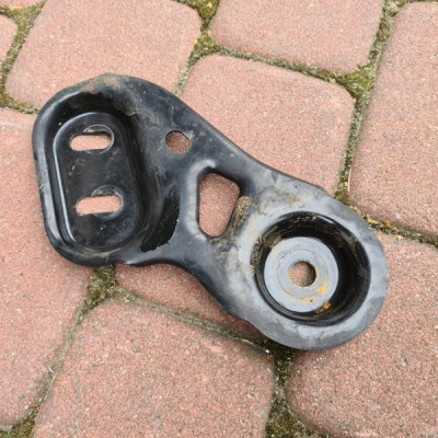 Uchwyt mocowanie chłodnic Opel Insignia B 22982754