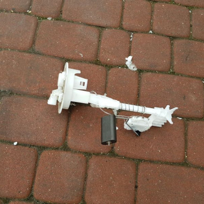 Pływak pompka Opel Insignia 13575128