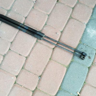 Siłownik teleskop klapy tył kombi Opel Astra K V 5 39023116