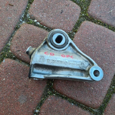 Poduszka łapa silnika OPEL CORSA D 13251375
