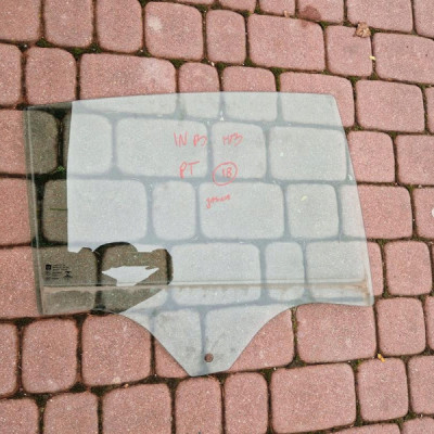 Szyba tył tylna HB jasna Opel Insignia B 2017r