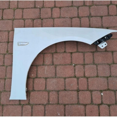 Błotnik przód przedni 40r z40r Opel Insignia B