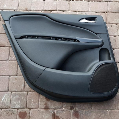 Boczek tył tylny skórzany skóra Opel Zafira C