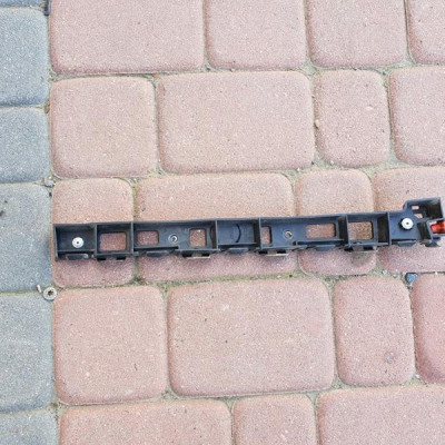 Ślizg zderzaka tył lewy Opel Insignia 13239128