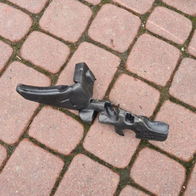 Absorber błotnika lewy Opel Insignia B 39078800