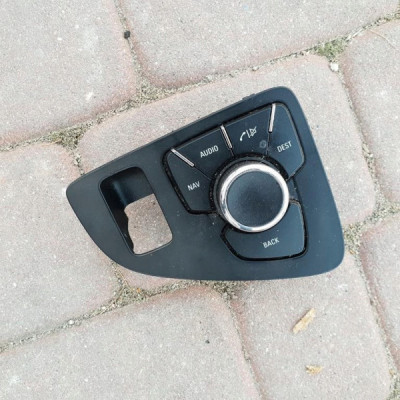 Panel sterowania nawigacji Opel Insignia 13310066