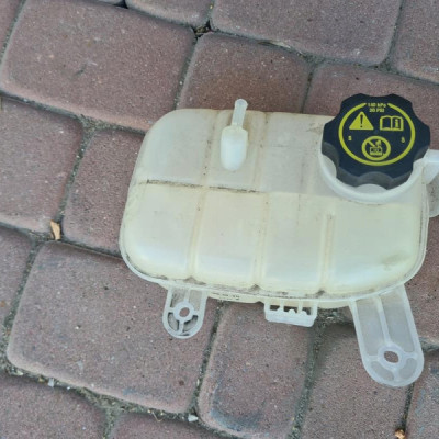 Zbiorniczek wyrównawczy Opel Mokka X 95421917