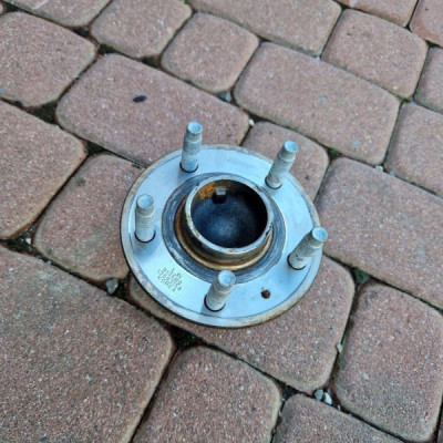 Piasta łożysko tył tylna Opel Mokka 13593158