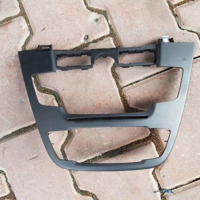 Panel obudowa radia Opel Insignia 13277908 IGŁA