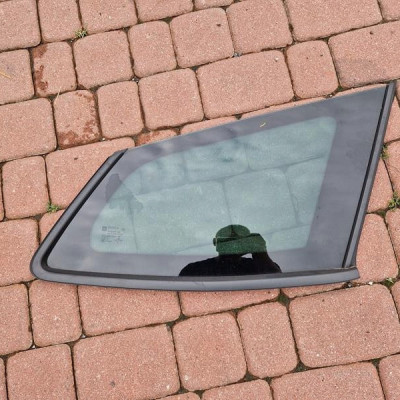 Szyba tył tylna kombi ciemna Opel Insignia B 2018r