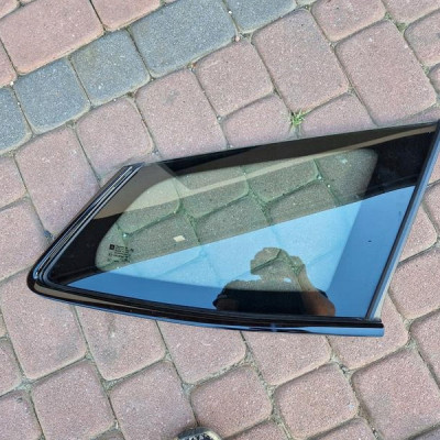 Szyba tył tylna kombi ciemna Opel Insignia B 2018r