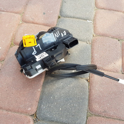 Zamek drzwi prawy przód Opel Insignia 13579523 GP