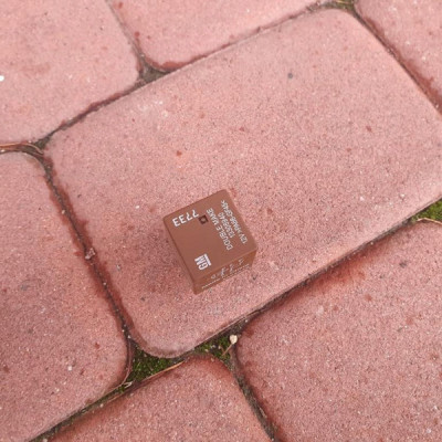 Przekaźnik stycznik Opel Astra K V 13306940 7733