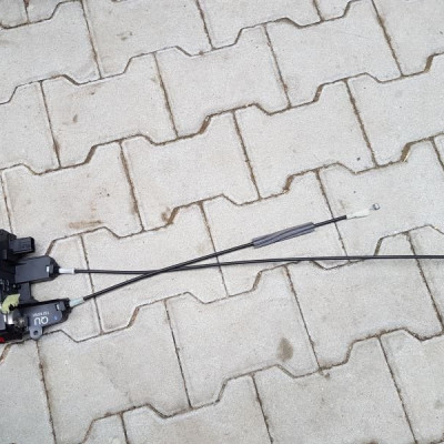 ZAMEK DRZWI PRAWY TYLNY OPEL VECTRA C 13210761 QU