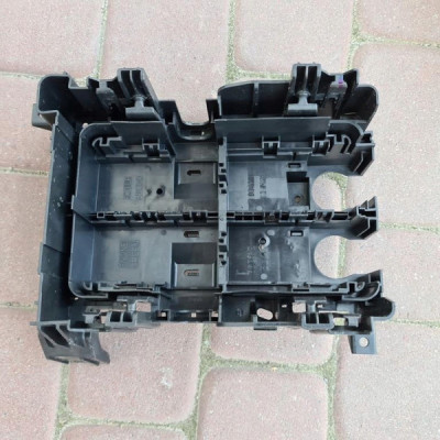 Podstawa pokrywa bezpieczników Opel Insignia B