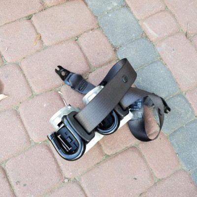 Pas pasy pirotechniczne tył tylne Opel Astra K V 39043715